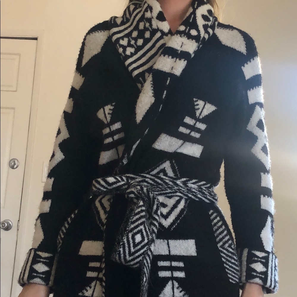 Zara Knitwear Black and White Tribal Print Robe